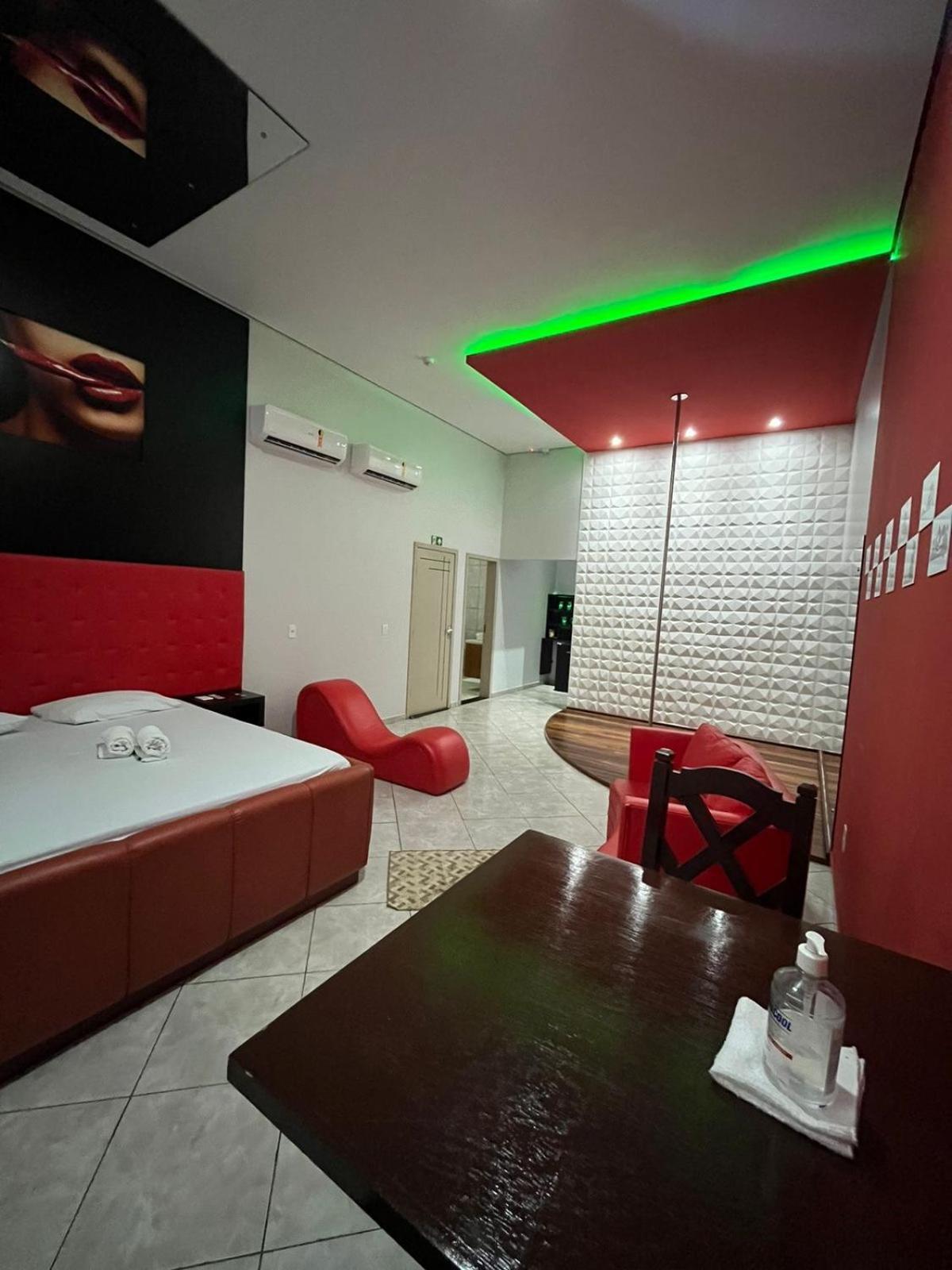 Fetiche Motel Presidente Medici  外观 照片